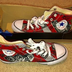 Size 8 Converse hightops graffiti